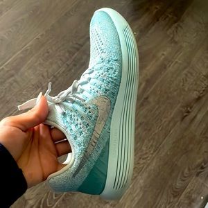 Nike Lunarepic Women’s Size 7 Mint Color Only worn inside gym! Great Condition